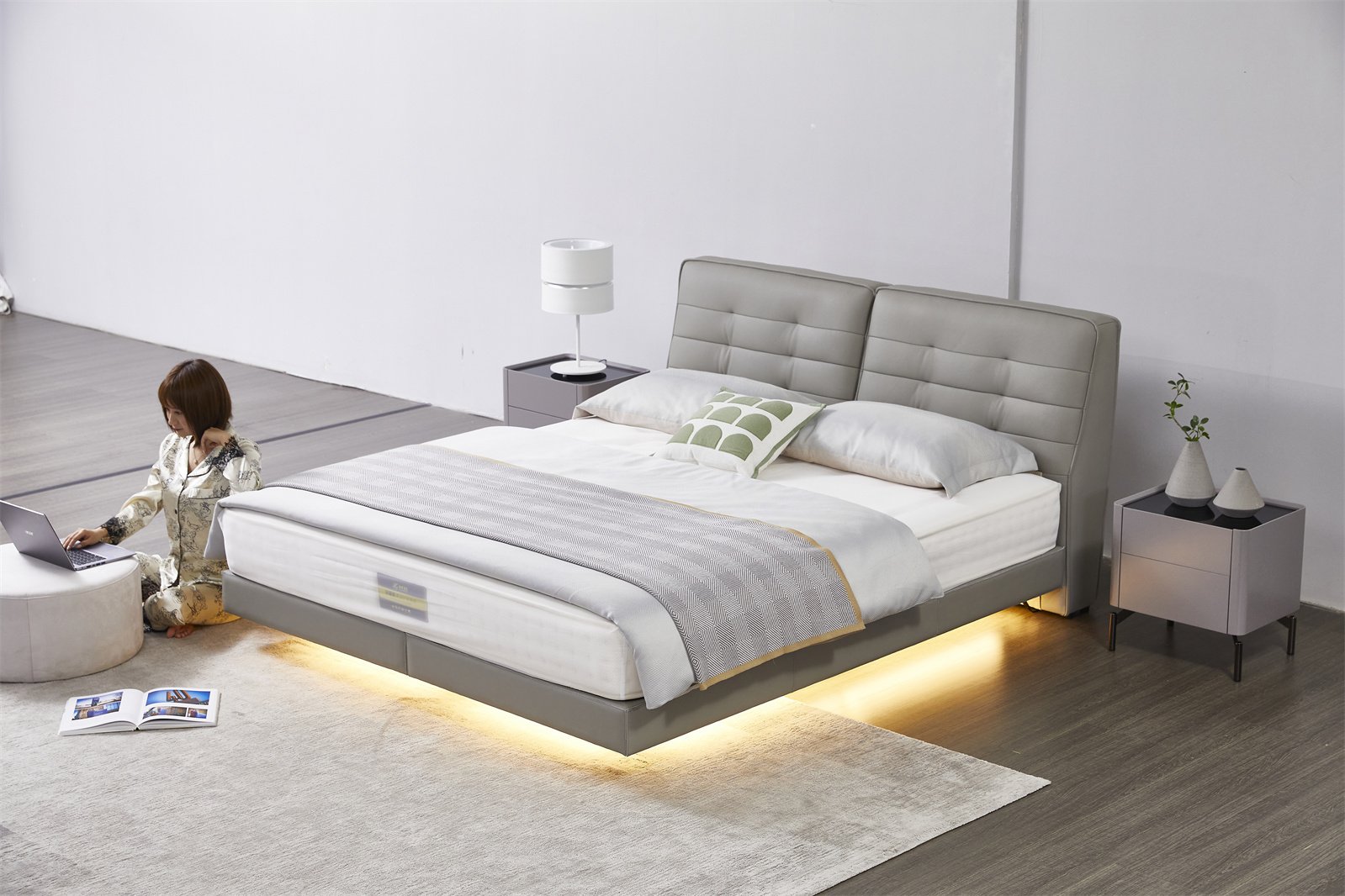 E2339实木全真皮床